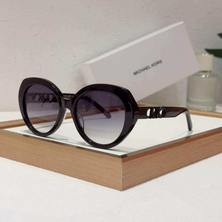 Picture of Michael Kors Sunglasses _SKUfw71187517fw